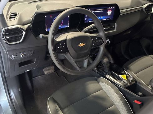 Used 2025 Chevrolet TrailBlazer LT image 12