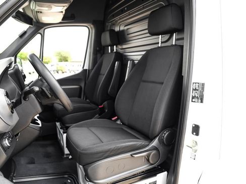 Used 2019 Mercedes-Benz Sprinter 170 Cargo image 25