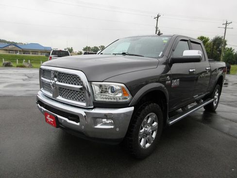 Used 2018 RAM 2500 Laramie w/ Convenience Group AWD/4WD image 11