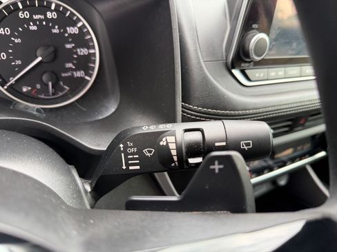 Used 2023 Nissan Rogue SV FWD image 18