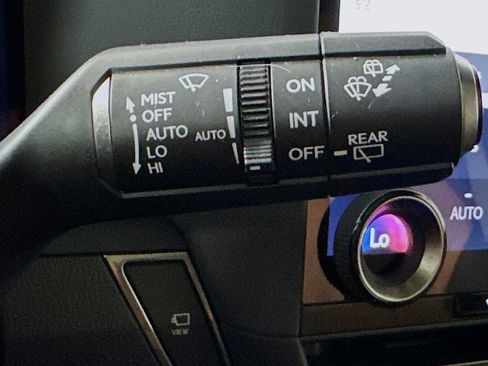 Used 2025 Lexus GX 550 w/ Cold Area Package AWD/4WD image 14