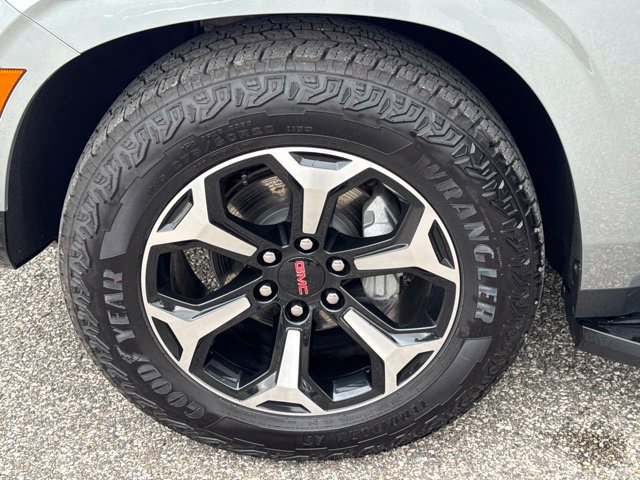 Certified 2025 GMC Yukon AT4 w/ Technology Package AWD/4WD image 18