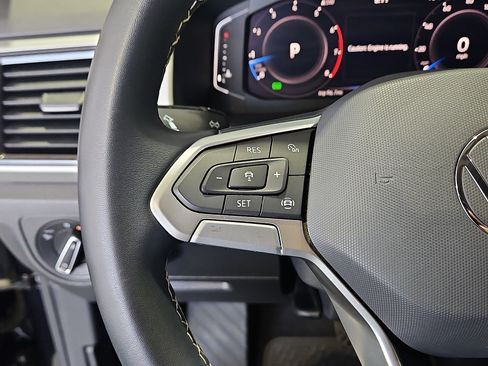 Used 2023 Volkswagen Atlas SE w/ Black Wheel Package FWD image 17