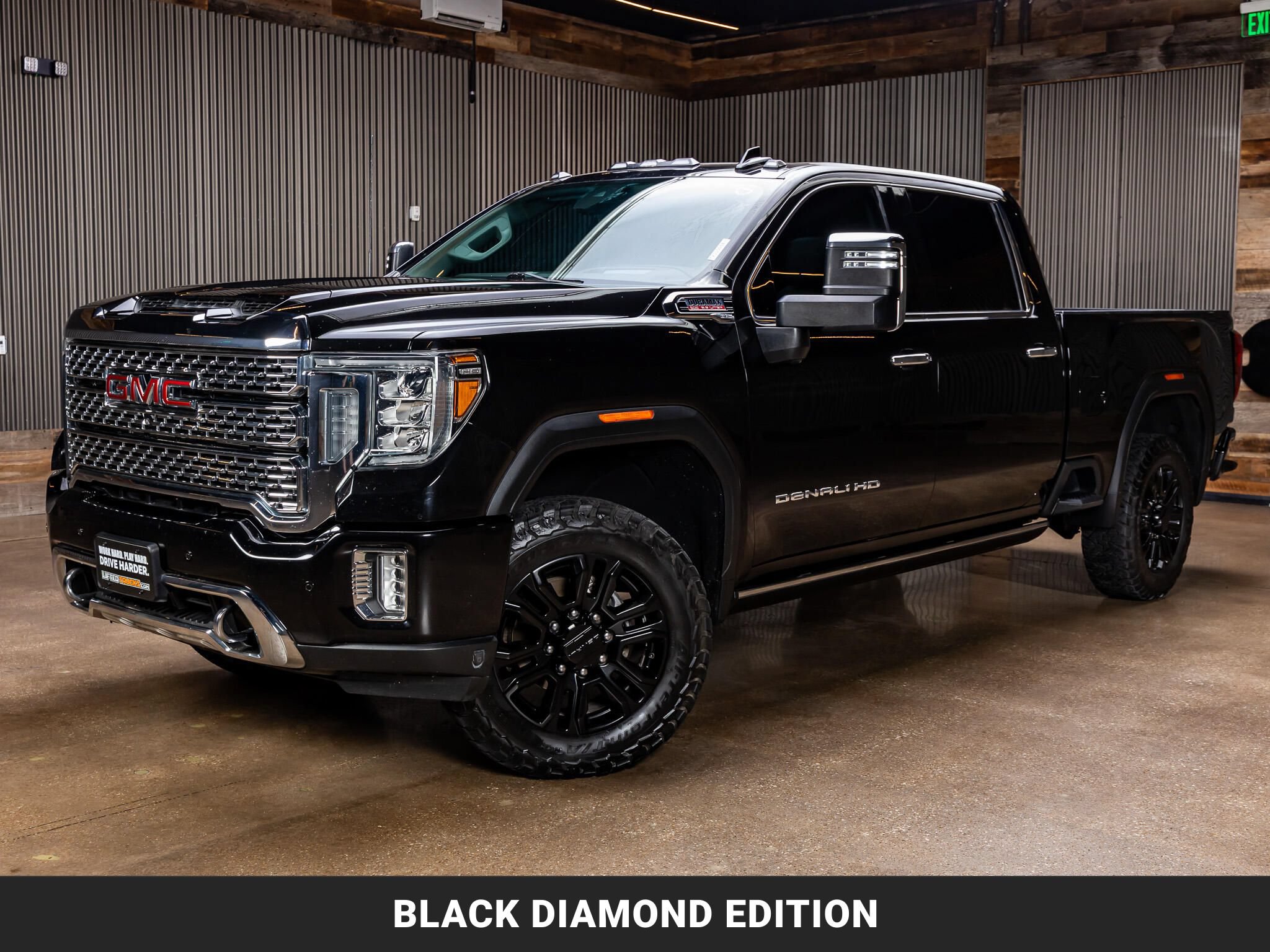 Used 2022 GMC Sierra 2500 Denali w/ Denali Black Diamond Edition AWD/4WD image 4
