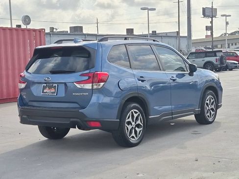 Used 2020 Subaru Forester Premium AWD/4WD image 6
