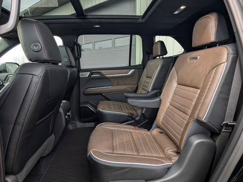 New 2026 GMC Acadia Denali Ultimate image 3