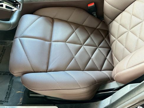 Certified 2024 BMW 740i 740i image 20