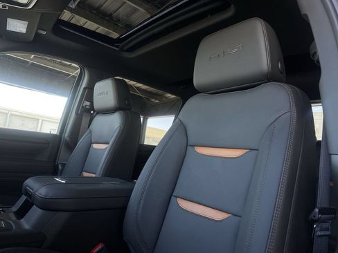 New 2026 GMC Sierra 2500 AT4 w/ AT4 Premium Plus Package AWD/4WD image 19