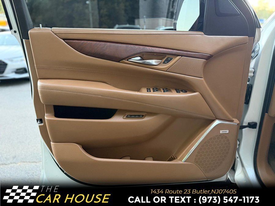 Used 2016 Cadillac Escalade Platinum AWD/4WD image 16
