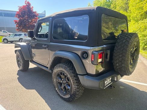 Used 2022 Jeep Wrangler Sport AWD/4WD image 12