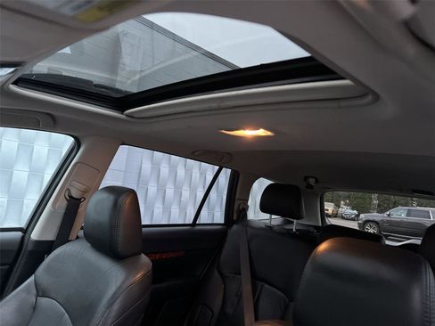 Used 2011 Subaru Outback 2.5i Limited image 22