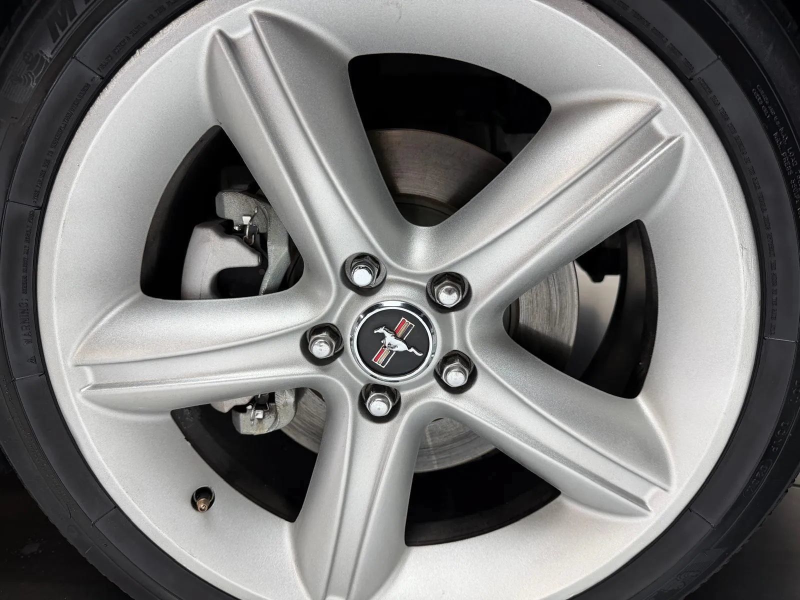 Used 2010 Ford Mustang GT RWD image 8