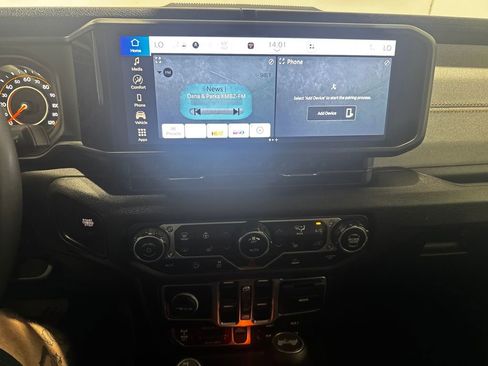 Used 2025 Jeep Wrangler Unlimited Sport AWD/4WD image 14