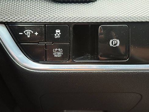 Used 2023 Kia Sportage LX AWD/4WD image 40