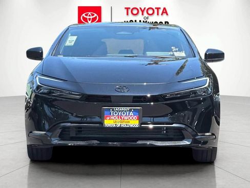 New 2026 Toyota Prius FWD image 8