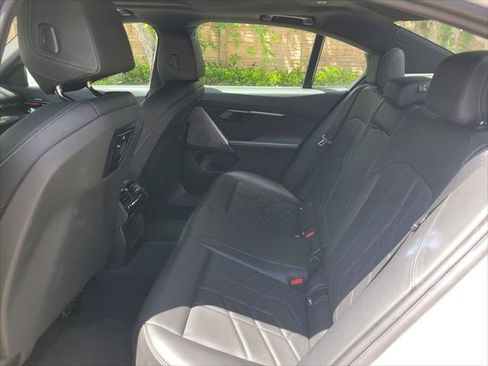 Used 2024 BMW 530i RWD image 12