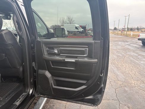 Used 2018 RAM 3500 Laramie Longhorn image 23