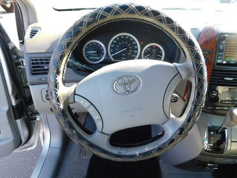 Used 2004 Toyota Sienna image 17