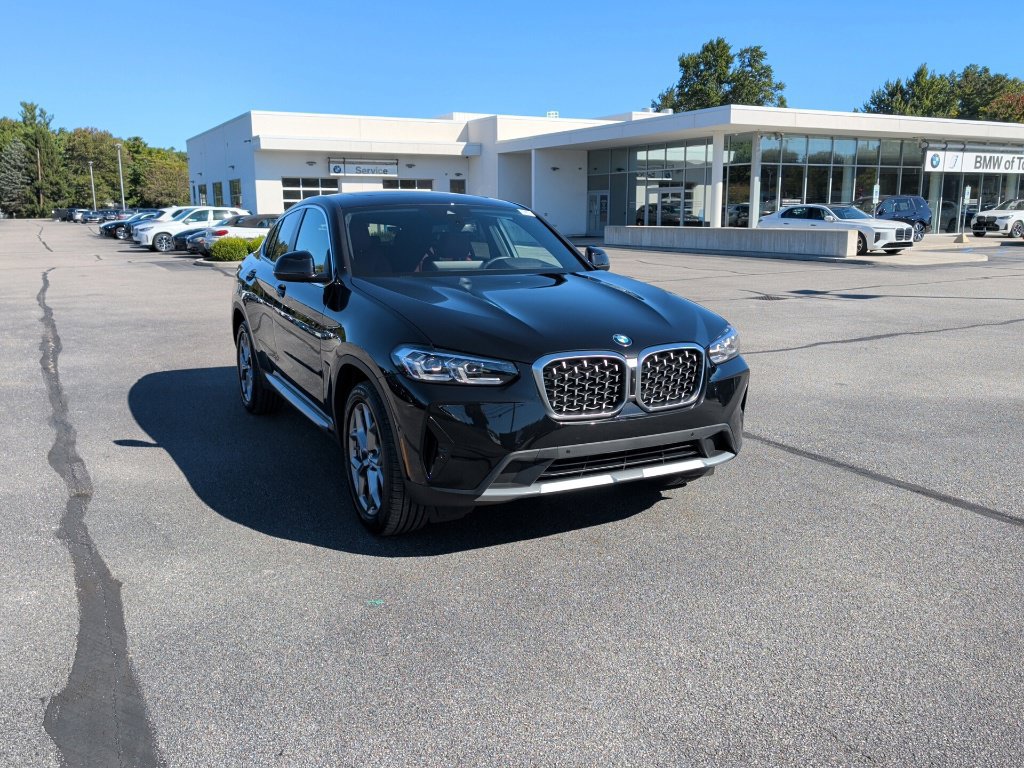 Used 2025 BMW X4 xDrive30i w/ Premium Package AWD/4WD image 1