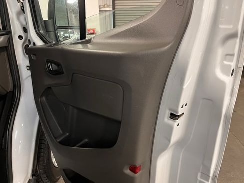 Used 2022 Ford Transit 350 XLT image 12