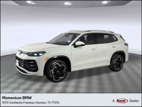 Used 2025 Volkswagen Tiguan SEL R-Line image 1