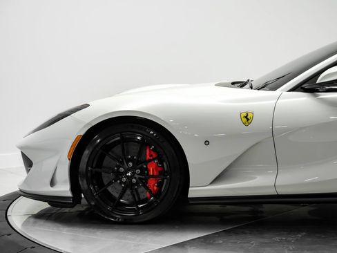Used 2019 Ferrari 812 Superfast RWD image 12