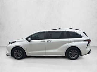 Used 2021 Toyota Sienna XLE FWD video 2
