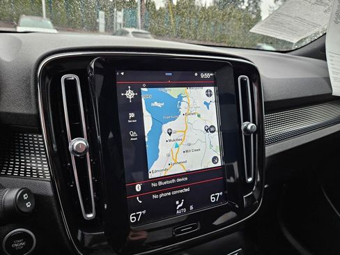 Used 2020 Volvo XC40 T5 R-Design image 21