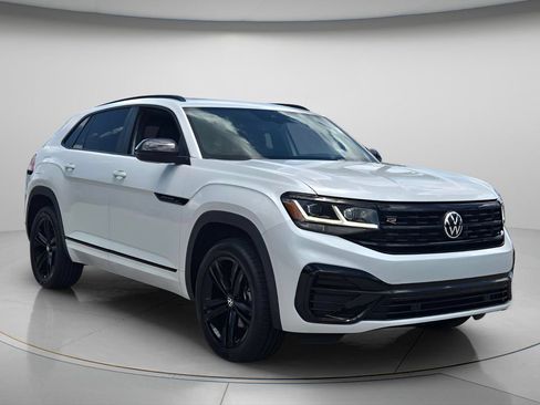 Certified 2023 Volkswagen Atlas Cross Sport SEL R-Line AWD/4WD image 9