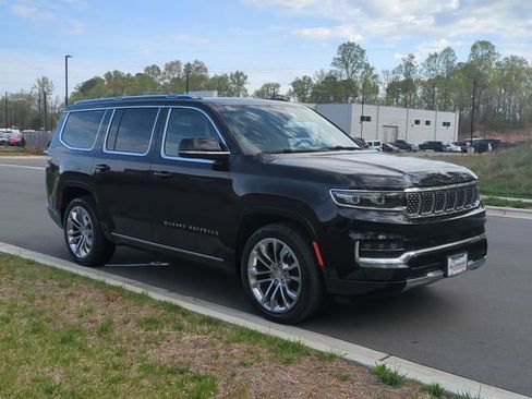 Used 2023 Jeep Grand Wagoneer Series II AWD/4WD image 15