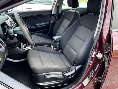 Used 2017 Kia Forte LX FWD image 17