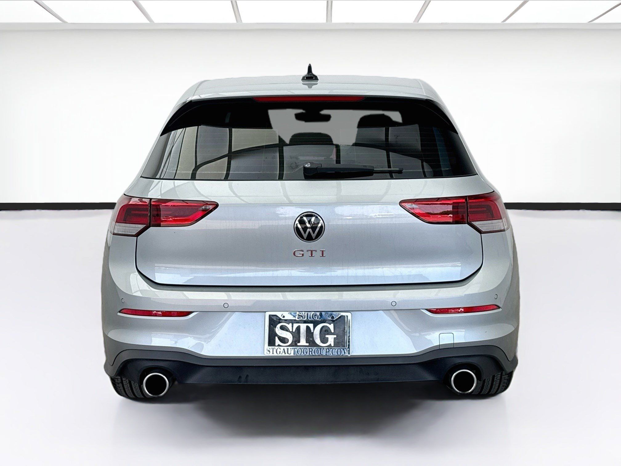 Used 2025 Volkswagen GTI SE FWD image 5