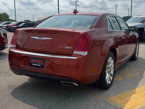 Used 2021 Chrysler 300 Touring L AWD/4WD image 5