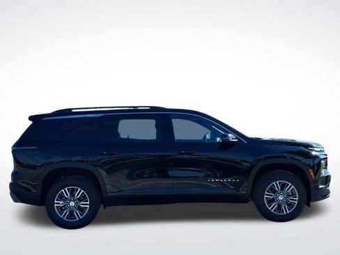 New 2026 Chevrolet Traverse LT w/ Driver Confidence Package FWD image 2