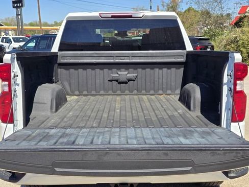Used 2022 Chevrolet Silverado 1500 Custom image 9