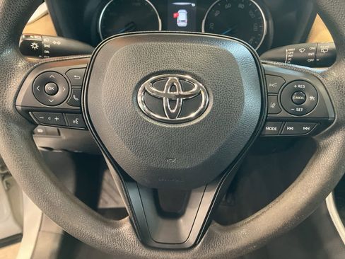 Used 2022 Toyota RAV4 LE image 14