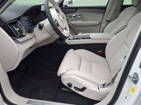 New 2026 Volvo XC90 T8 Ultra w/ Protection Package Premier AWD/4WD image 14