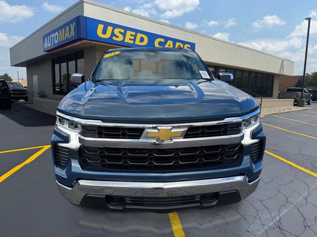 Used 2024 Chevrolet Silverado 1500 LT AWD/4WD image 3