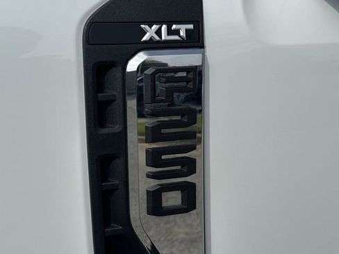 Used 2024 Ford F250 XLT w/ FX4 Off-Road Package AWD/4WD image 6