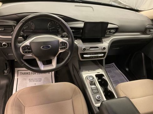 Used 2023 Ford Explorer XLT AWD/4WD image 29