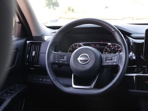 Certified 2025 Nissan Pathfinder SV AWD/4WD image 25