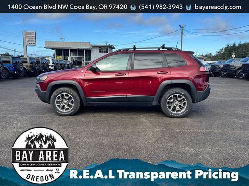 Used 2020 Jeep Cherokee Trailhawk w/ Cold Weather Group image 10