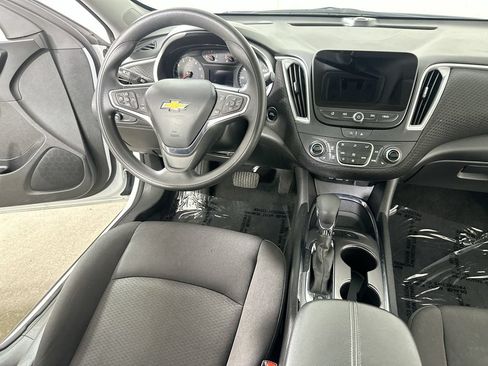 Used 2024 Chevrolet Malibu LT FWD image 16