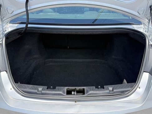 Used 2019 Ford Taurus Limited FWD image 4