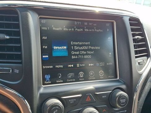 Used 2015 Jeep Grand Cherokee Altitude AWD/4WD image 23
