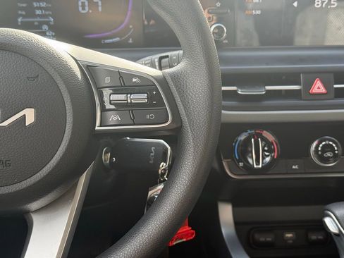Used 2025 Kia Seltos LX image 11
