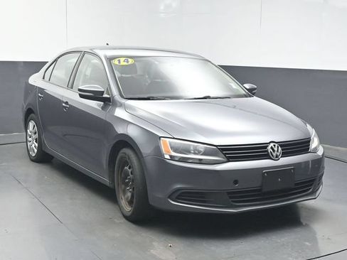 Used 2014 Volkswagen Jetta SE FWD image 2