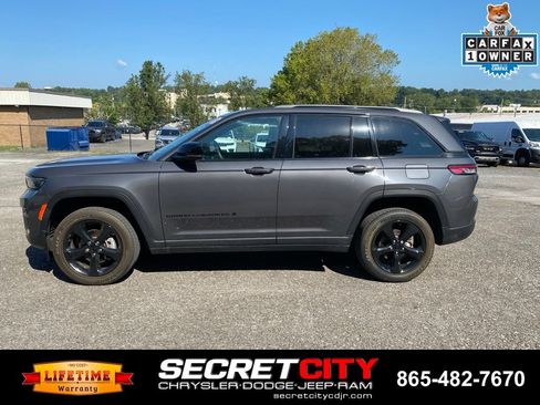 Used 2023 Jeep Grand Cherokee Altitude AWD/4WD image 8