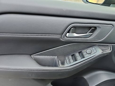 New 2026 Nissan Rogue SV AWD/4WD image 9