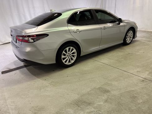 Used 2024 Toyota Camry LE w/ Convenience Package FWD image 11